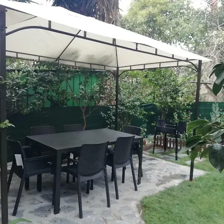 Roel Garden View Apartment
