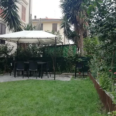 Apartment Roel Garden View *